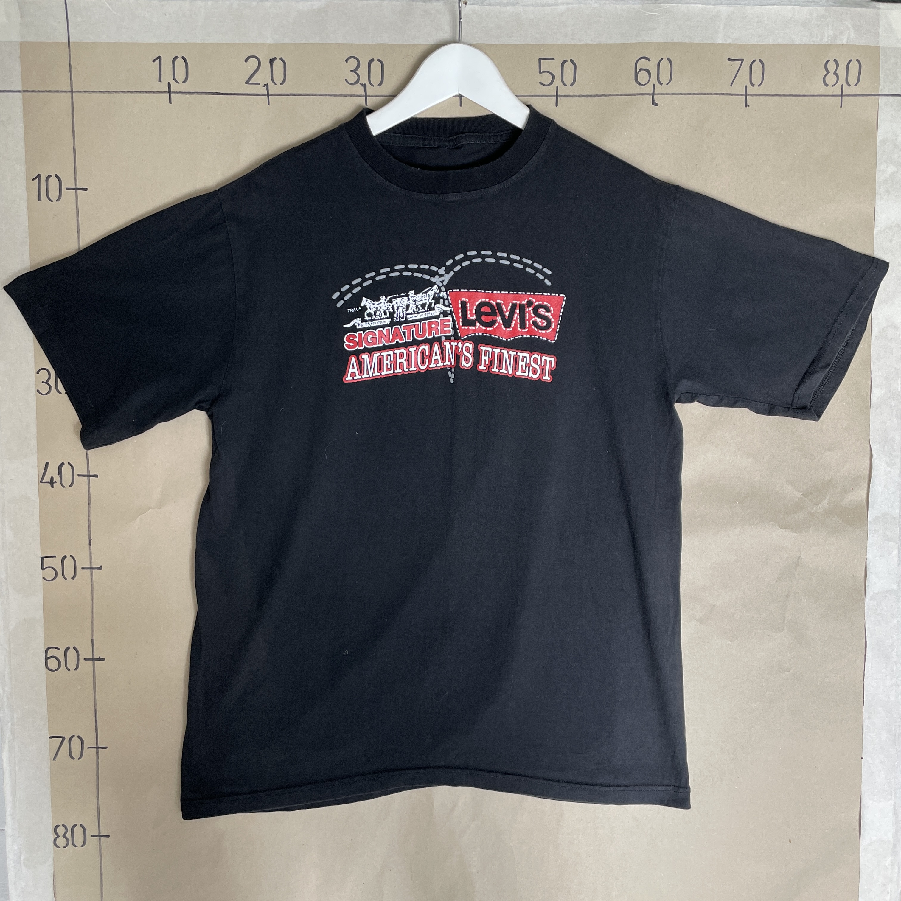 Levi's T-shirts